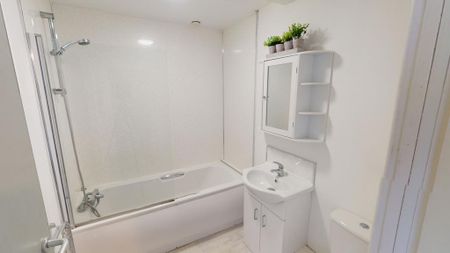 2 bedroom ground floor flat to rent - Photo 5