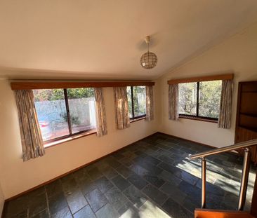 8 Wells Gardens,, Griffith ACT 2603 - House For Rent | Domain - Photo 3