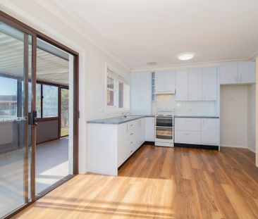 38 Conmurra Circuit, Shortland NSW 2307 - House For Rent | Domain - Photo 3