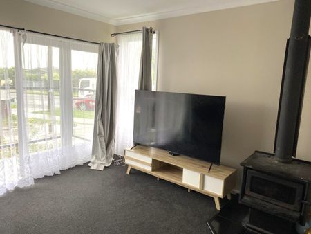 3 Bedroom Home in Redwoodtown - Photo 2