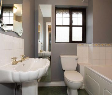 2 bedroom semi-detached house to rent - Photo 4