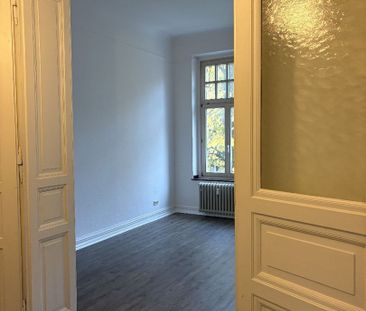 Sie lieben Altbau? Bitteschön: Renovierte 2-Zimmer-Wohnung mit EBK ... - Photo 1