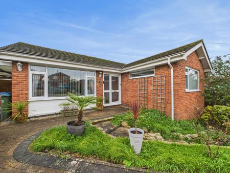 3 bedroom detached bungalow to rent - Photo 5