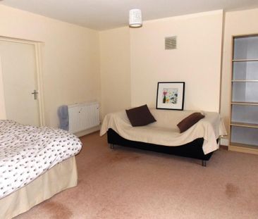 Studio to rent - Photo 6