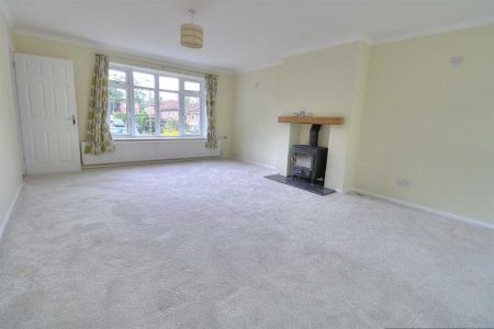 4 bedroom detached house to rent - Photo 2