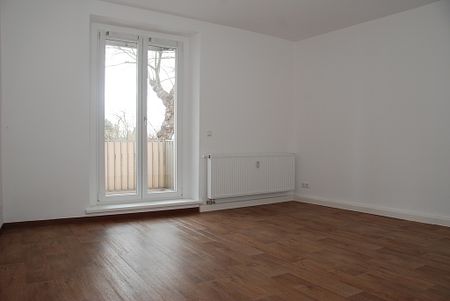 Hell und freundliche 2-Raum-Wohnung mit Balkon - Photo 2