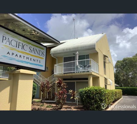 24/1-19 Poinciana Street, Holloways Beach, Qld 4878 - Photo 4
