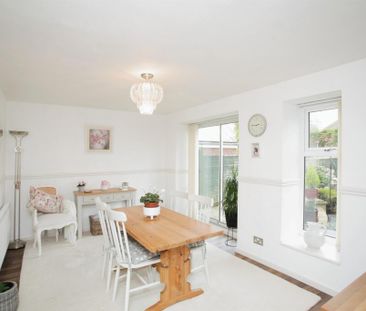 4 bedroom detached house to rent - Photo 4