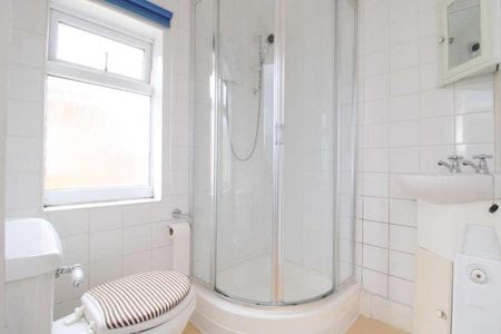 Orchard Way, Ashford, TW15 - Photo 5