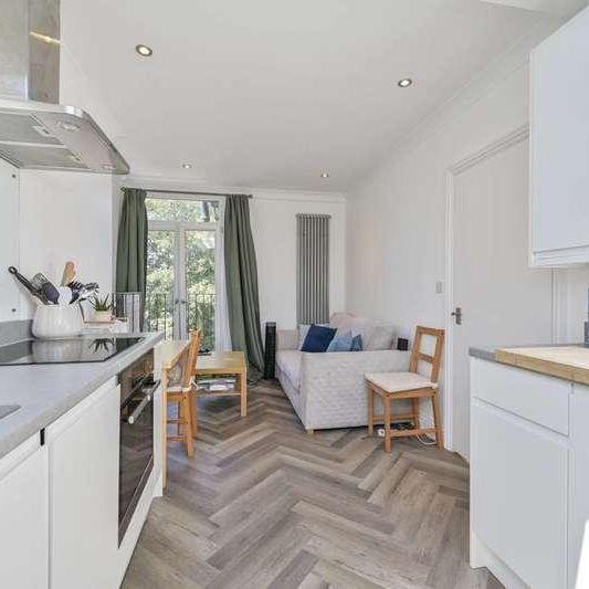 Oxford Avenue, Wimbledon, SW20 - Photo 1