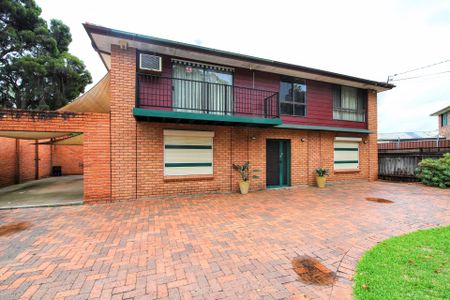 Four Bedroom Home - Photo 5