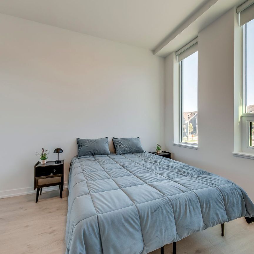 For Lease - 2501 Saw Whet Boulevard Unit# 136, Oakville, Ontario - Photo 1