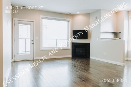 2 Bedroom 2 Bath Downtown Upscale Apartment, with parking - Photo 4