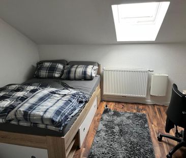 2-Zimmer Dachgeschosswohnung (ohne Maklergebühr) - Foto 1