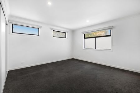 19B Vera Street, Bentleigh East VIC 3165 - Townhouse For Rent | Domain - Photo 5