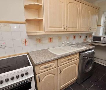 Tychbourne Drive, Guildford, Surrey, GU4 - Photo 4
