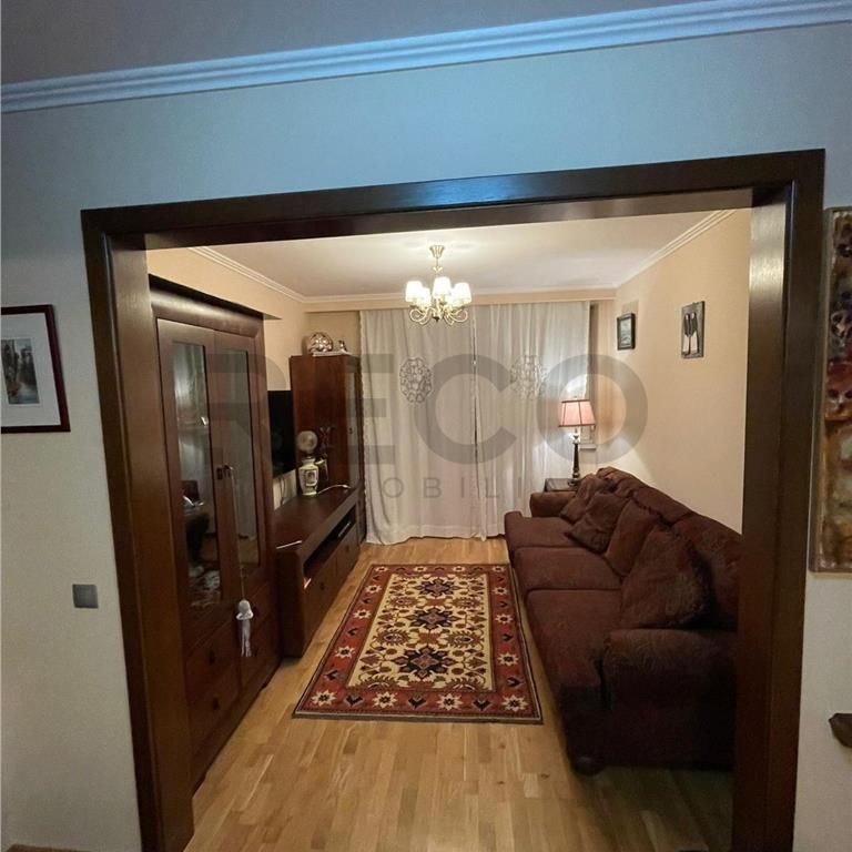 Apartament 3 camere, pe Splaiul Crisanei - Fotografie 1