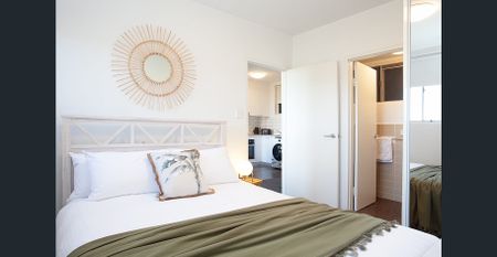 1 Bedroom Apartment With City Views And Large Balcony - Photo 2