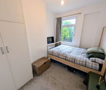 A 2 Bedroom Terraced - Photo 2