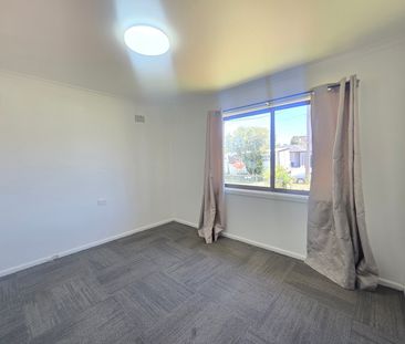 15 Heckenberg Avenue, Sadleir NSW 2168 - House For Rent | Domain - Photo 6