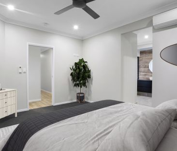 Executive home in quiet culdesac - Photo 4