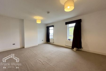 3 bedroom apartment to rent - Photo 2