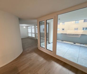 Sanierte 3.5-Zi-Whg mit Terrasse und Balkon - Photo 2