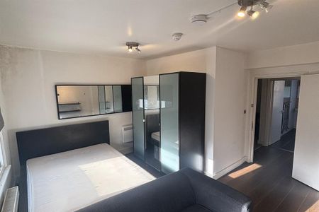 Studio to rent - Photo 3