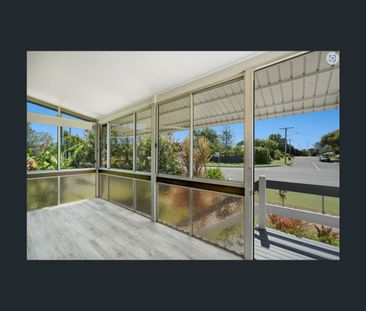 32 Ashmole Rd, Redcliffe, Qld 4020 - Photo 4