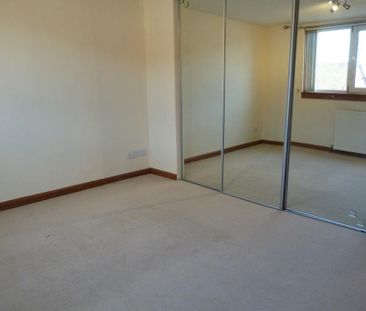 3 bedroom end of terrace house to rent - Photo 6