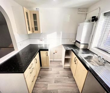 2 bedroom terraced house to rent - Photo 6