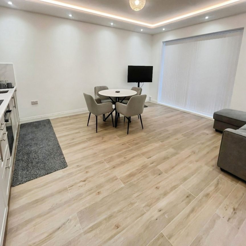 2 bedroom House To Let - Photo 1