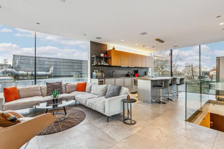 3 bedroom flat to rent - Photo 2