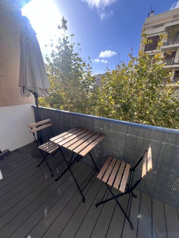 Appartement 5 pièces 81m2 MARSEILLE 5EME 1 870 euros - Photo 2