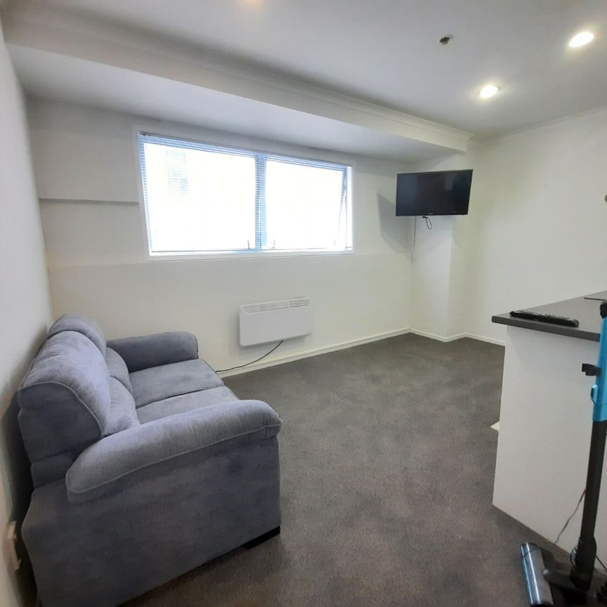 2 bed room unit - 3 mins walking distance to AUT / Korean supermarket / Midtown - Photo 1