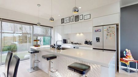 Spacious Family Home in Johnsonville - Photo 5