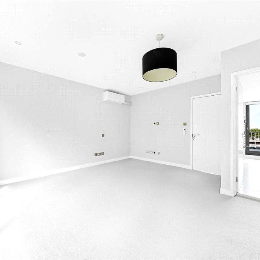 Meadowbank, NW3, London - Photo 1