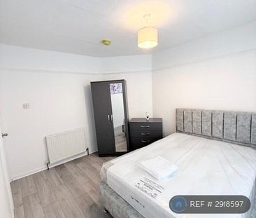 1 bedroom in a house share to rent - Photo 5