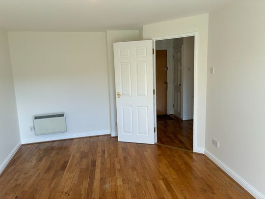 1 Bed Flat, Glaisher Street, SE8 - Photo 1