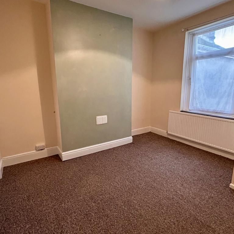 3 bedroom end of terrace house to rent - Photo 1