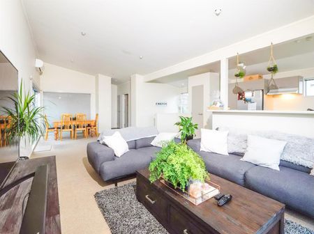 64a Sheridan Terrace, Johnsonville - Photo 3