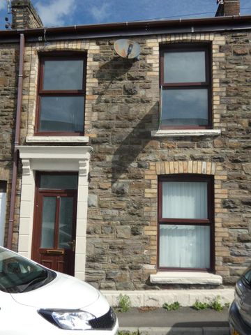 3 bedroom terraced house to rent - Photo 4