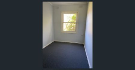 Neat 3 Bedroom Family Home - Photo 5