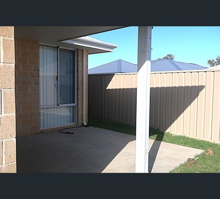 32 Murtin Road, Dalyellup, WA 6230 - Photo 4