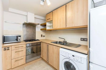 2 bedroom flat to rent - Photo 3