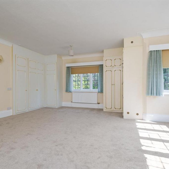 6 bedroom detached house to rent - Photo 1