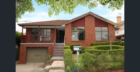 Perfectly located three bedroom home. - Photo 5