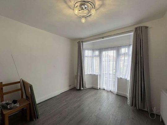 Launceston Gardens, Greenford, UB6 - Photo 1