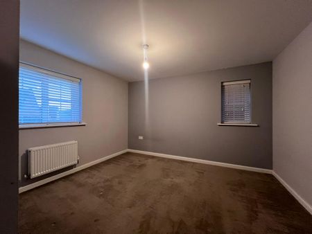 4 bedroom detached house to rent - Photo 2