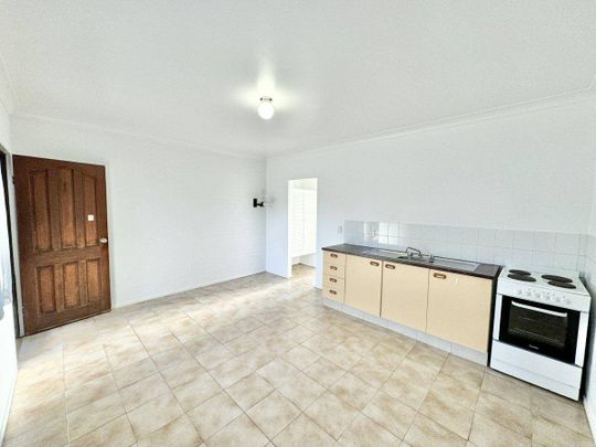 Central Neat and Tidy Unit - Photo 1
